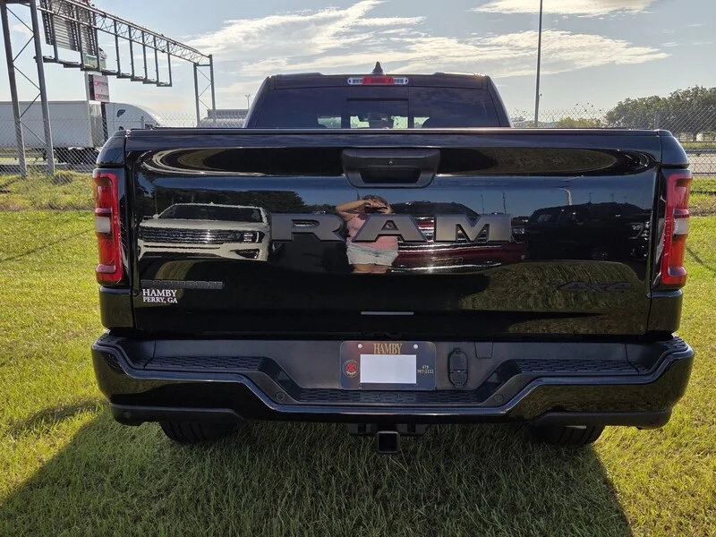 Used 2025 Diamond Black RAM BIG HORN image 10