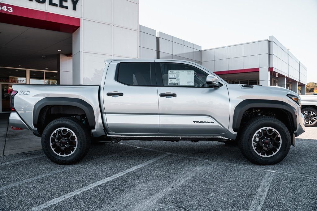 2025 Toyota Tacoma TRD Off Road - Photo 9