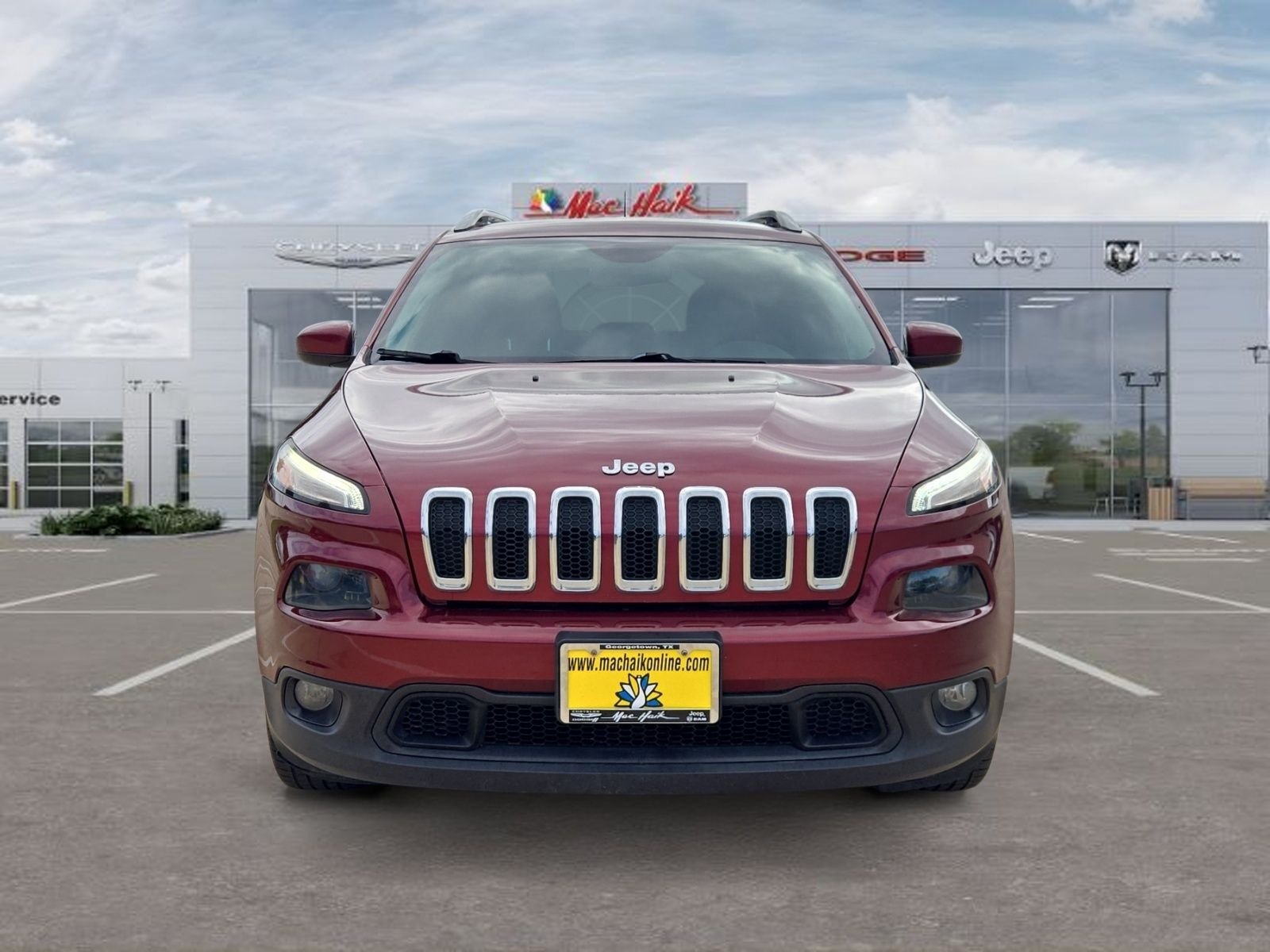 Used 2018 Red Jeep Latitude Plus image 8