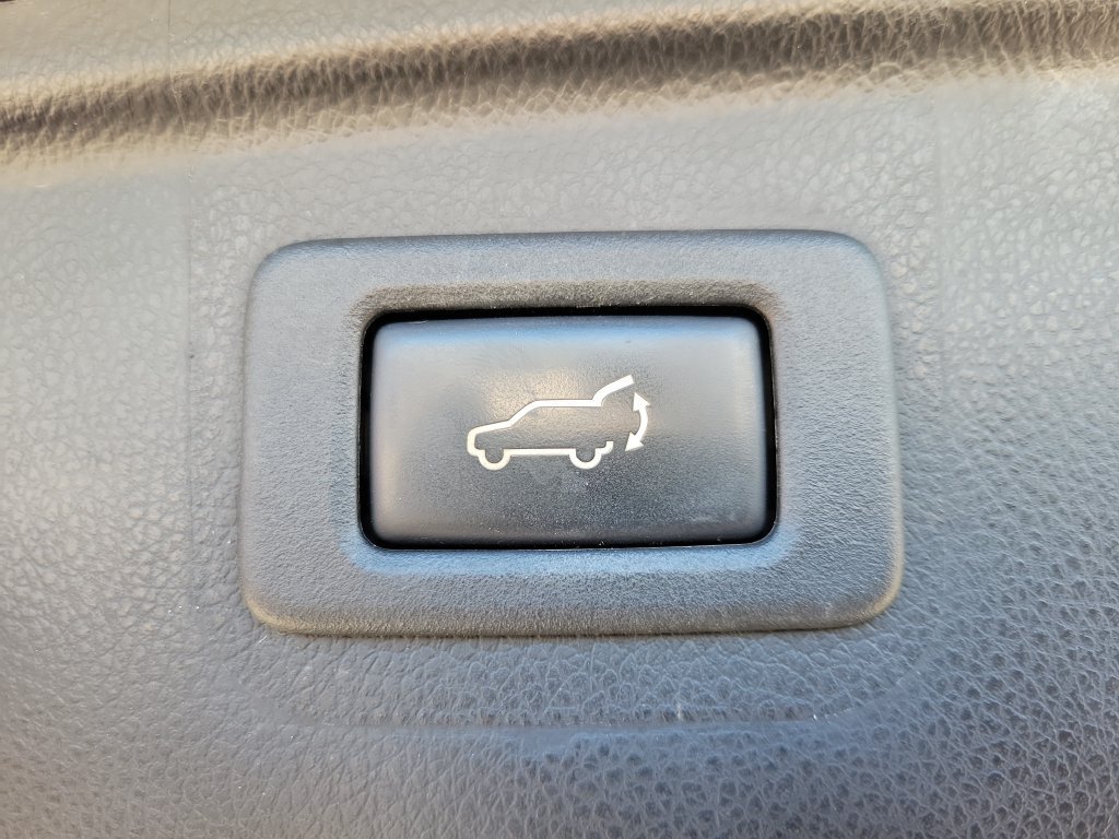 Used 2019 Black Subaru 2.5i Touring image 9