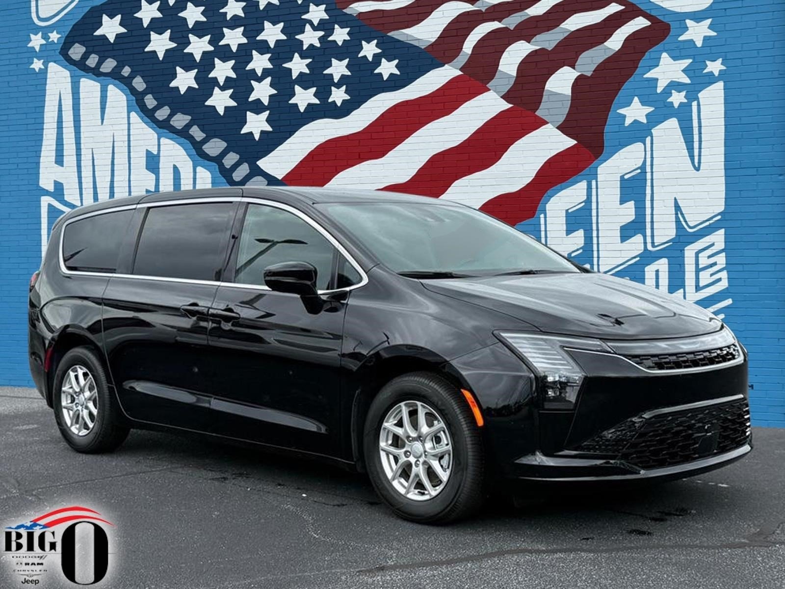 2027 Chrysler Pacifica Select's photo