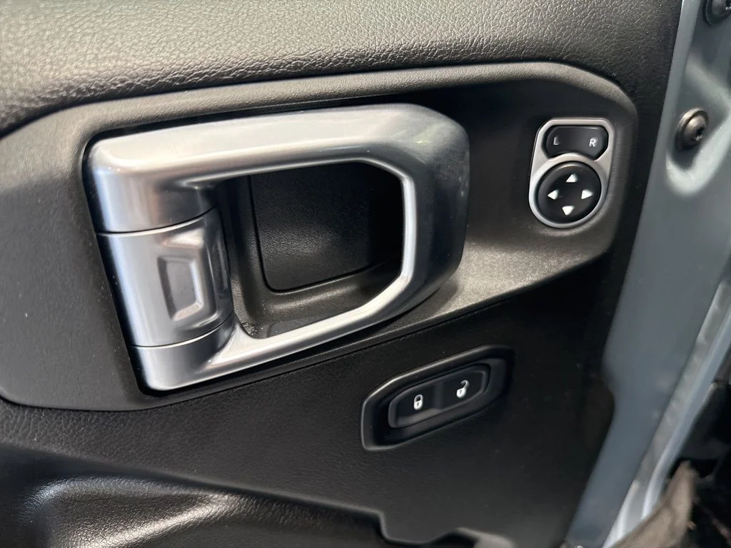 Used 2025 Gray Jeep Rubicon 4xe image 17