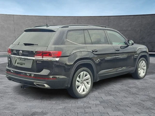 Used 2021 Black Volkswagen 3.6L V6 SE w/Technology image 2