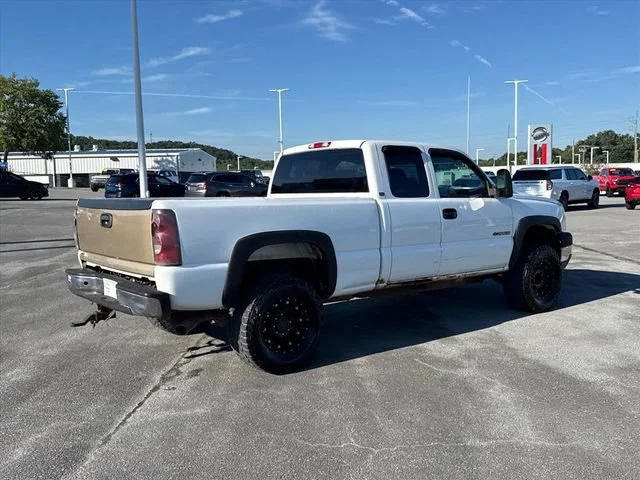 Used 2005 Summit White Chevrolet Work Truck image 5