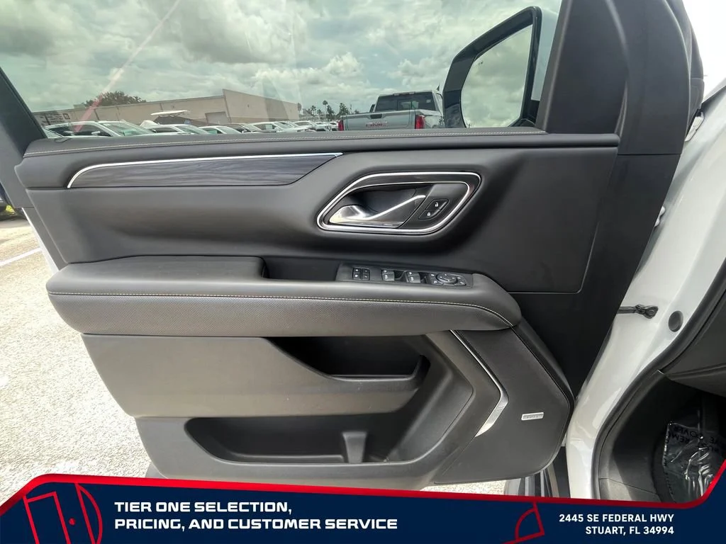 Used 2024 White Frost Tricoat GMC SLT image 24