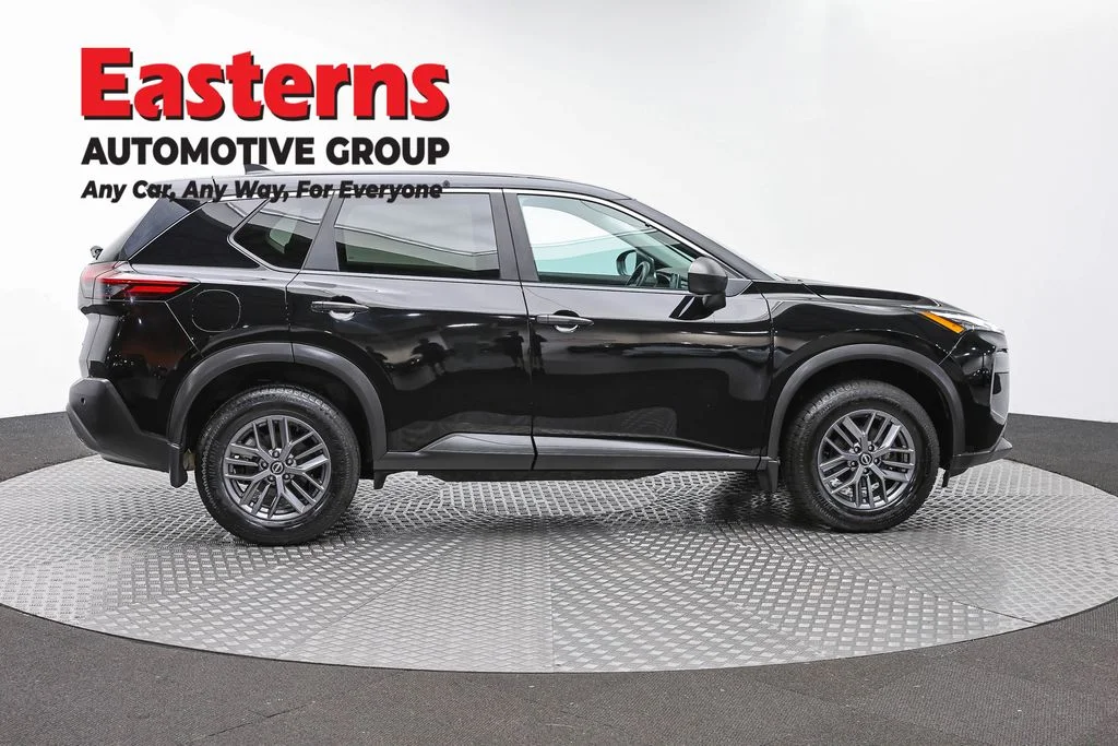 Used 2023 Black Nissan S image 4