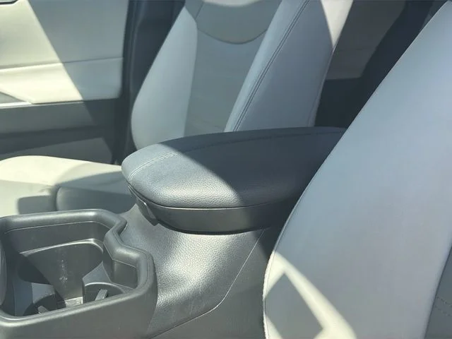 Used 2019 Silver Toyota XLE Premium image 20