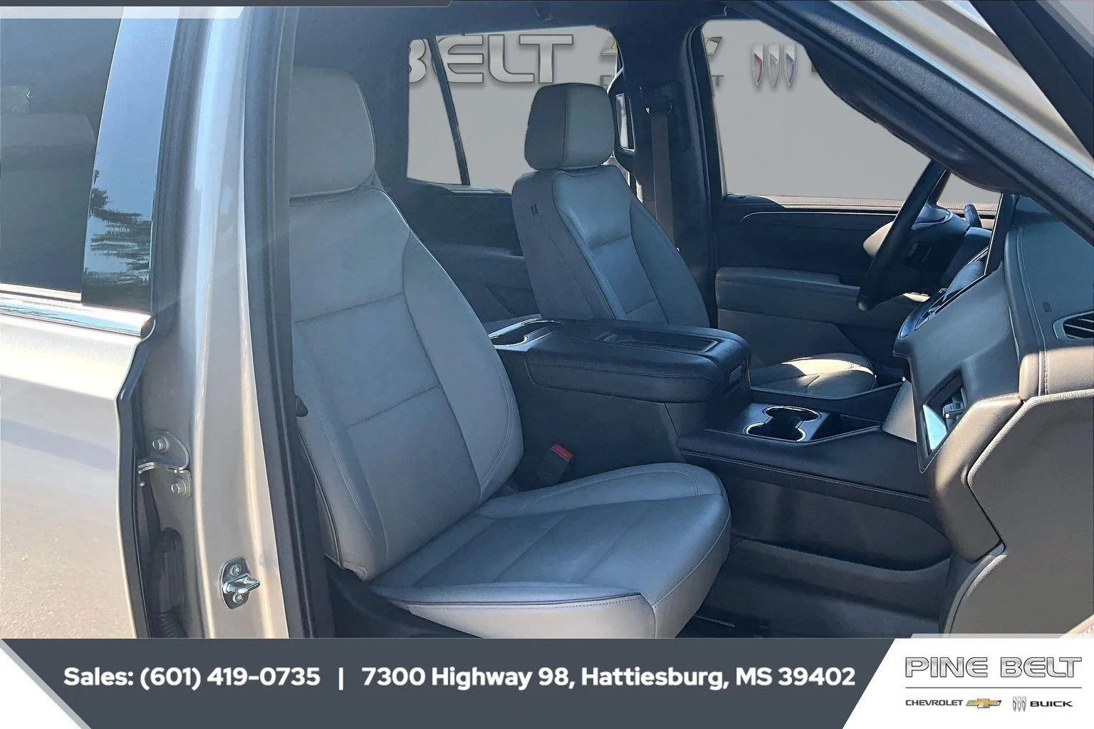 Used 2022 Pearl Beige Metallic GMC SLT image 6