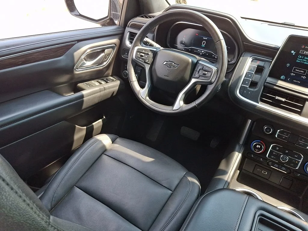 Used 2022 Black Chevrolet Z71 image 15