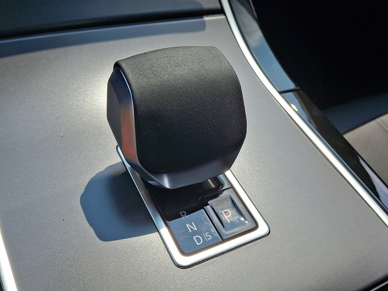 New 2026 Fuji White LAND ROVER S image 17