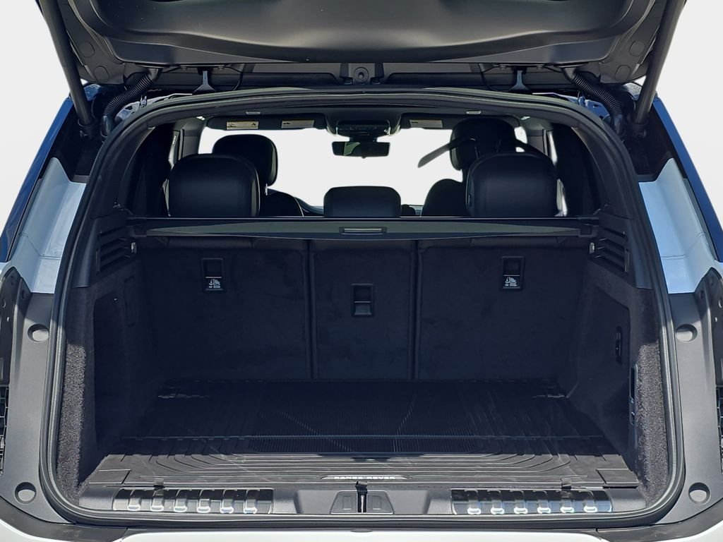 New 2026 Fuji White Land Rover Dynamic SE image 12