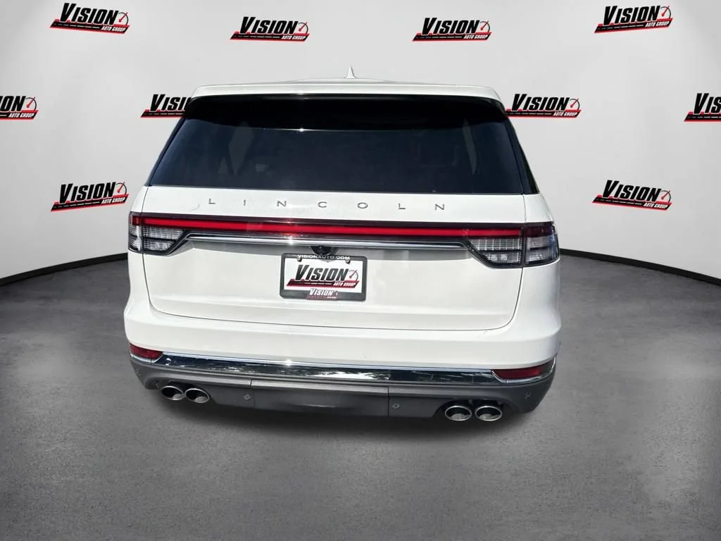 Used 2022 White Lincoln Reserve image 6