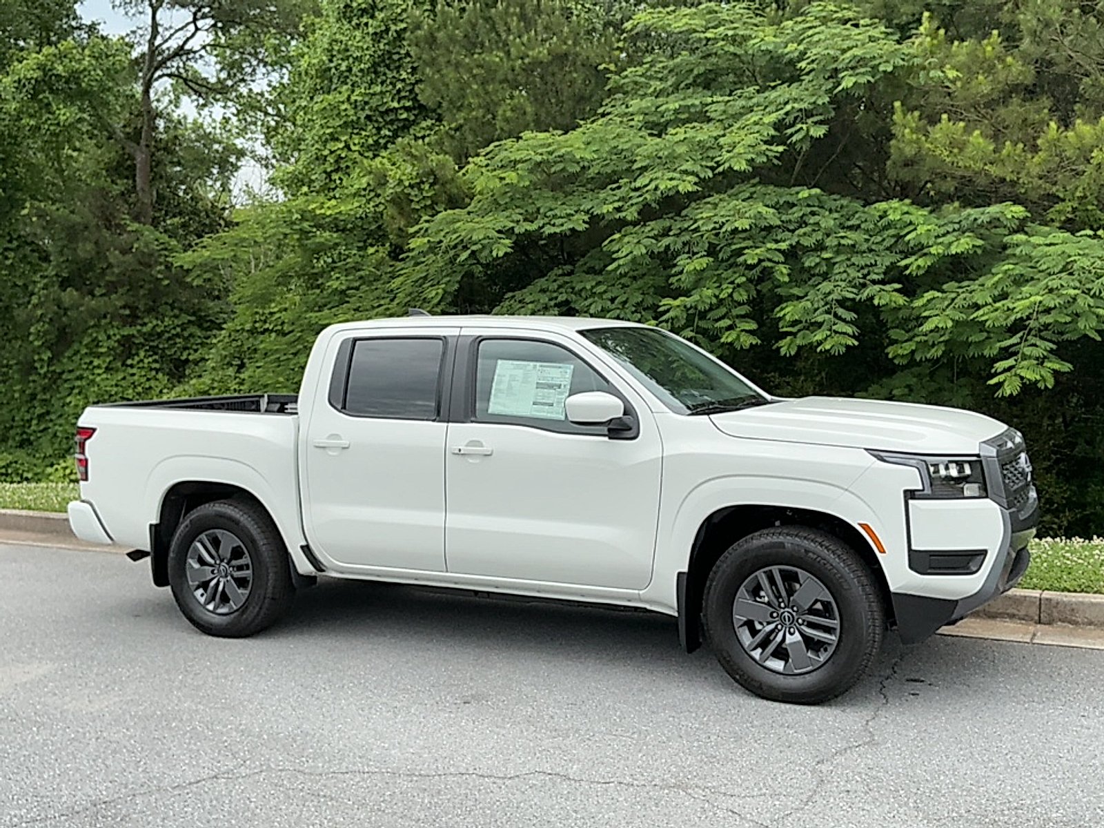 2026 Nissan Frontier SV Crew Cab 4X2 SWB's photo