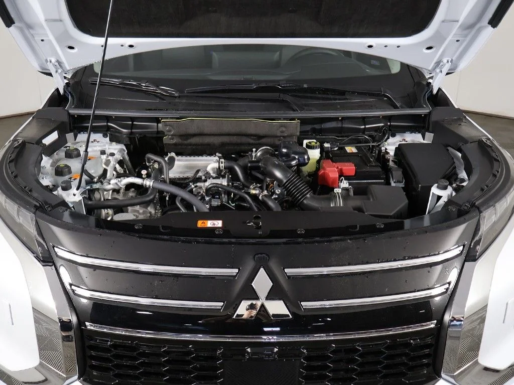 New 2026 White Mitsubishi ES image 20