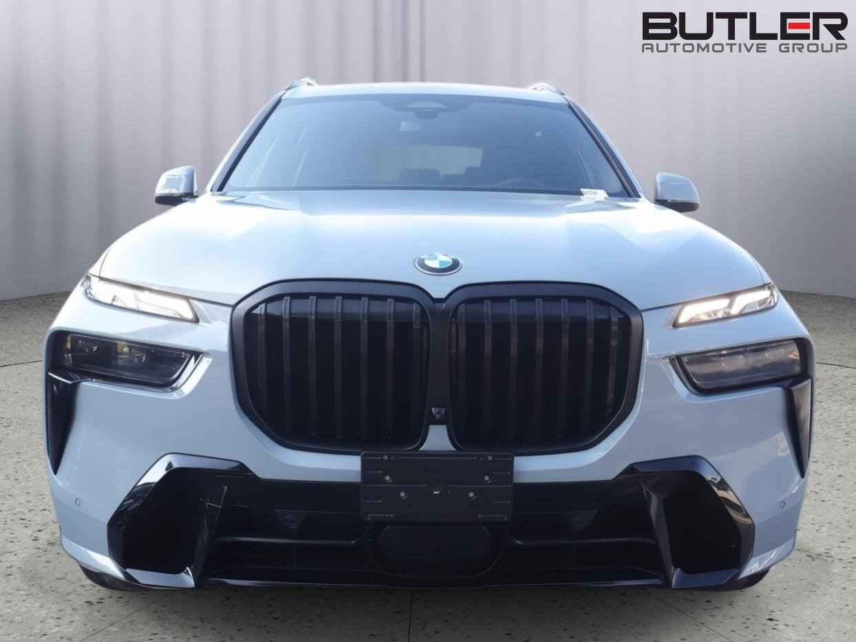 Used 2026 GRAY BMW xDrive40i image 2