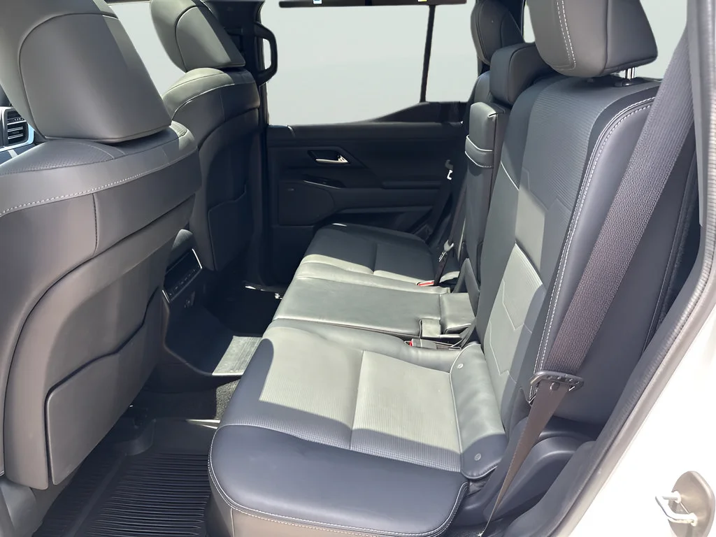 Used 2024  Lexus GX 550 Luxury image 40