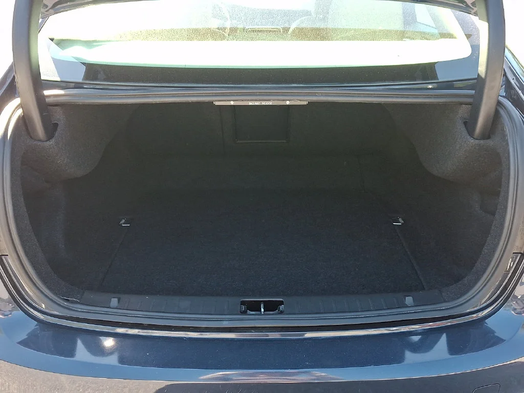 Used 2015 Blue Volvo T5 Premier image 27