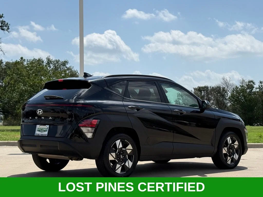 Used 2025 Black Hyundai SEL image 4