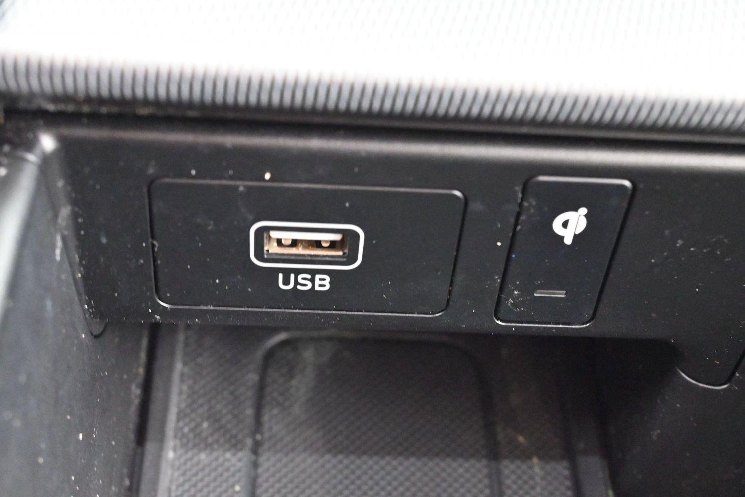 Used 2023 Abyss Black Pearl Hyundai Limited image 28