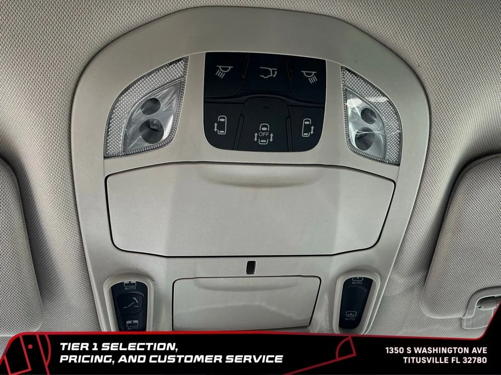 Used 2024 Silver Chrysler Limited image 32