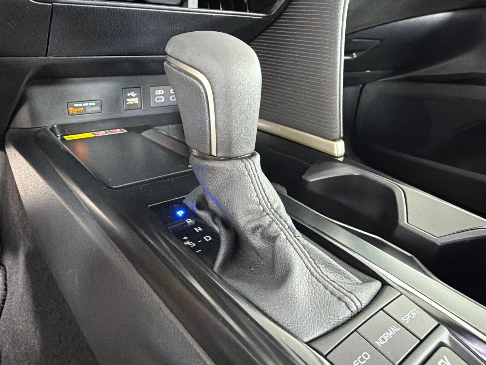 Used 2026  Toyota SE image 29