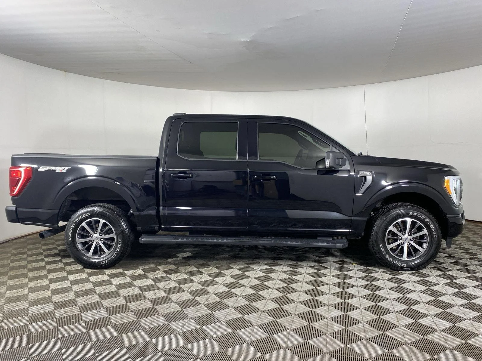 Used 2021 Agate Black Ford XLT image 8