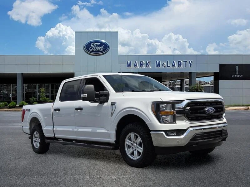 Used 2023 WHITE FORD XLT 4WD SUPERCREW 5.5