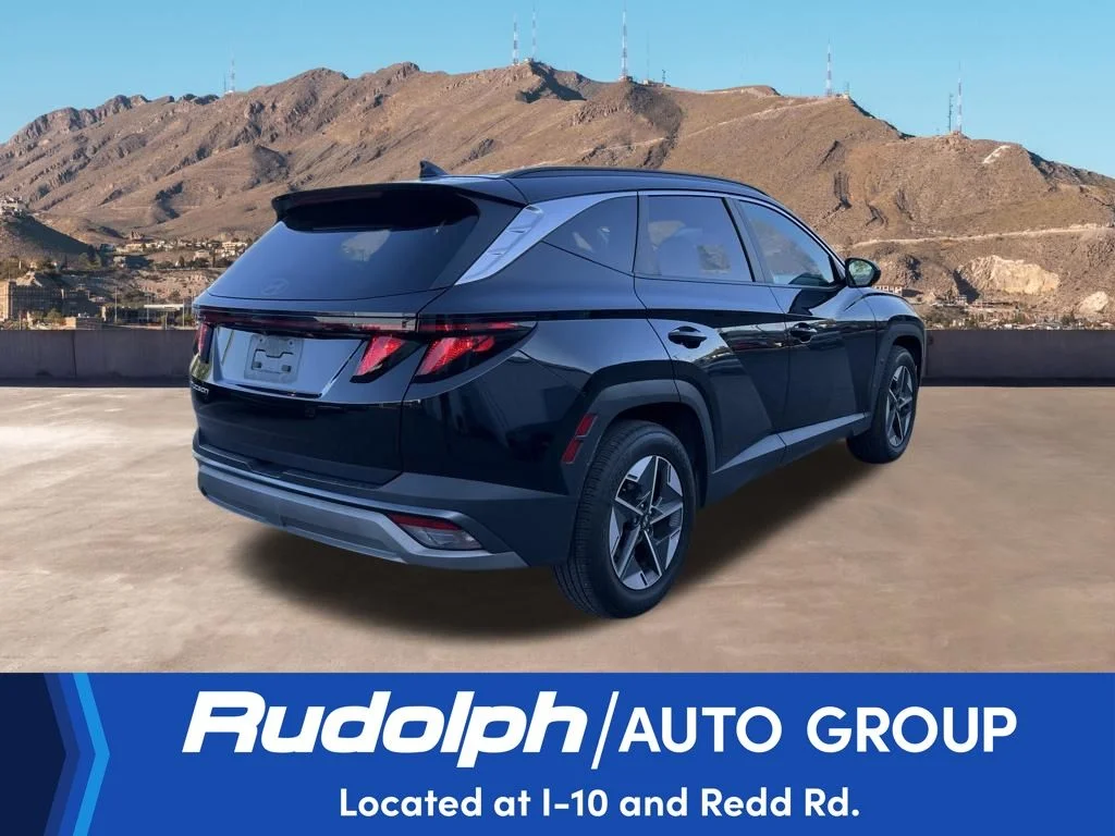 Used 2025 Black Hyundai SEL image 5