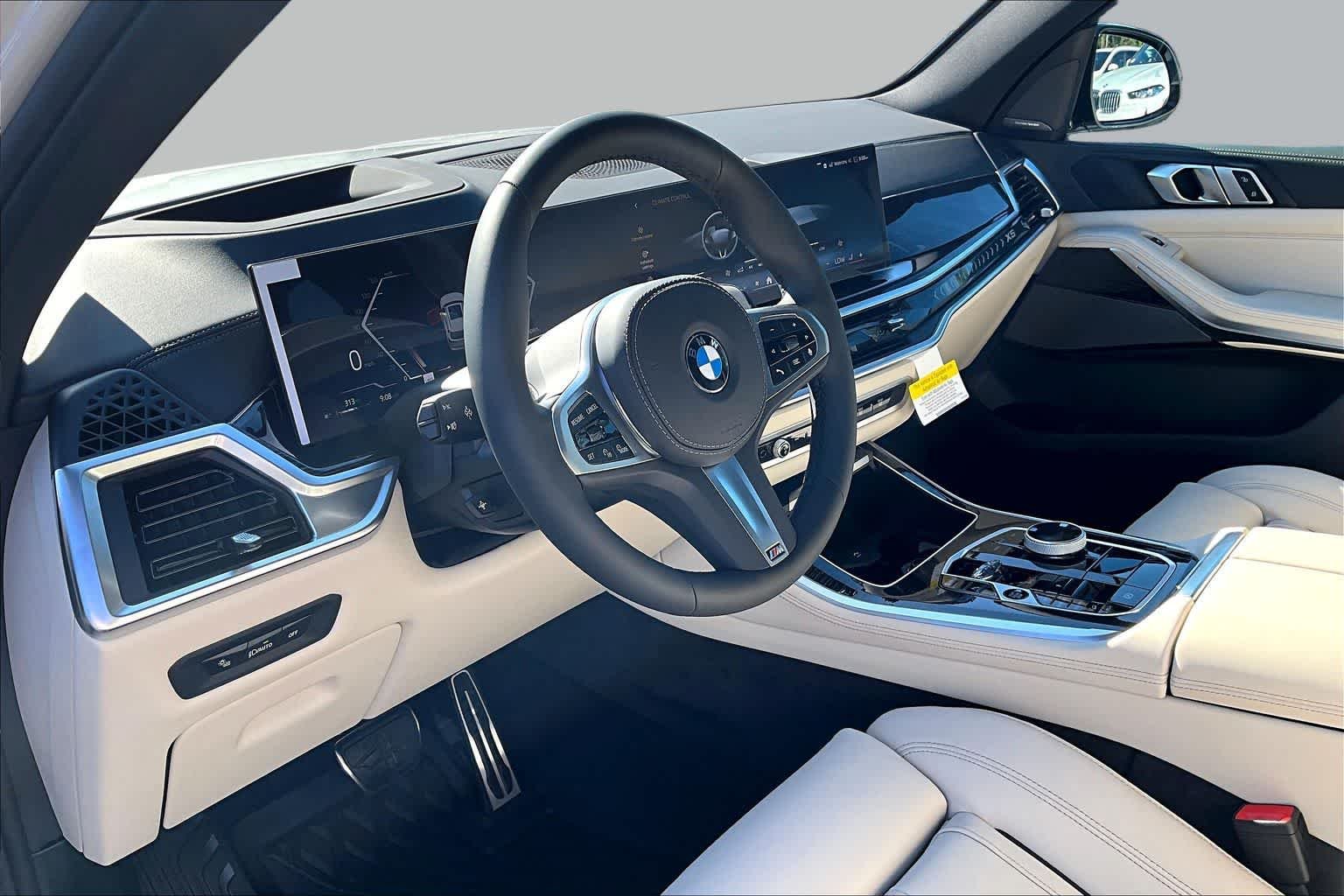 New 2026 Mineral White Metallic BMW xDrive40i image 8