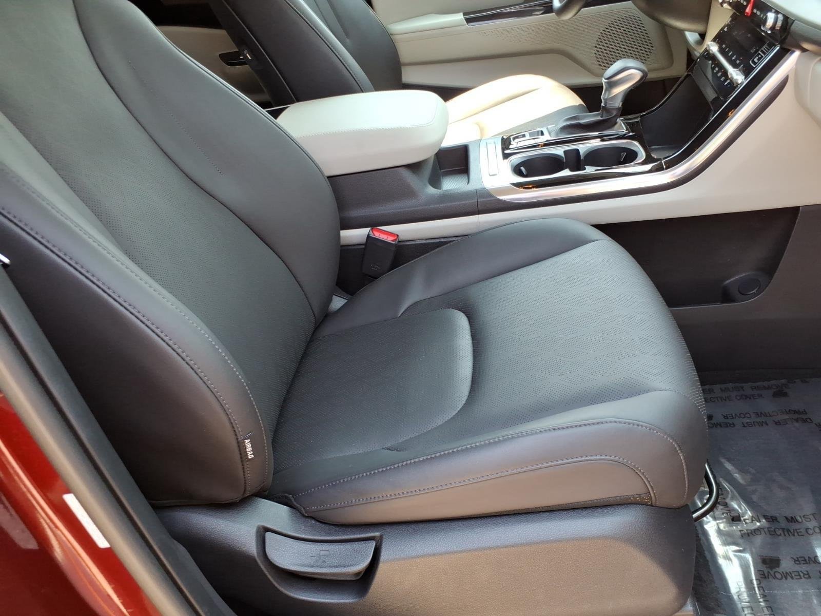 Used 2024 Flare Red Kia EX image 22