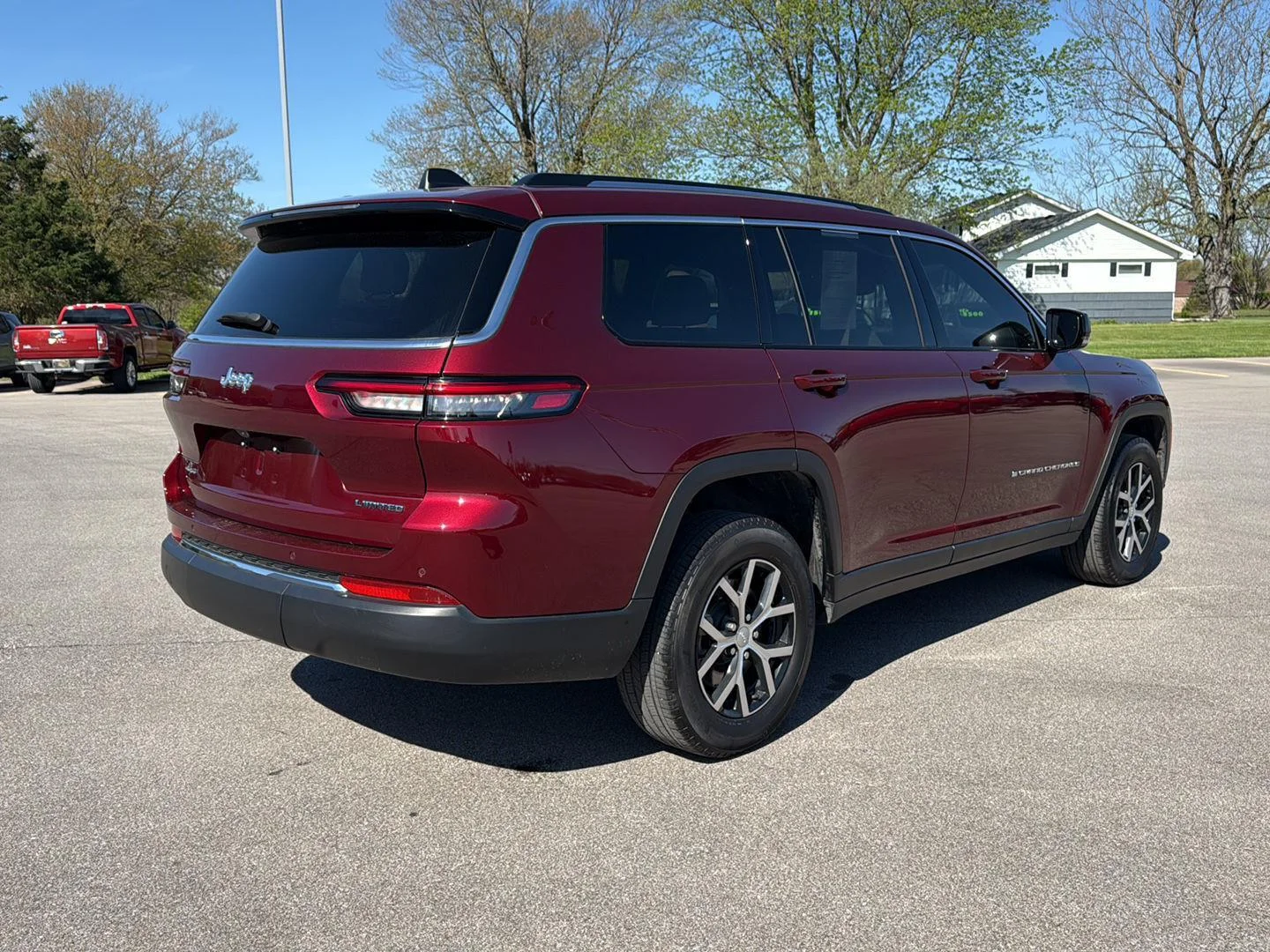 Used 2023 Velvet Red Pearlcoat Jeep Limited image 18