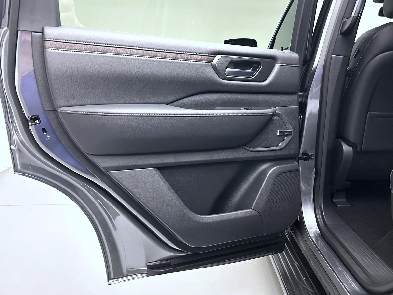 New 2026 Gun Metallic Nissan SL image 21