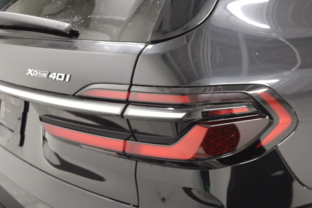 Used 2024 Black BMW xDrive40i image 8