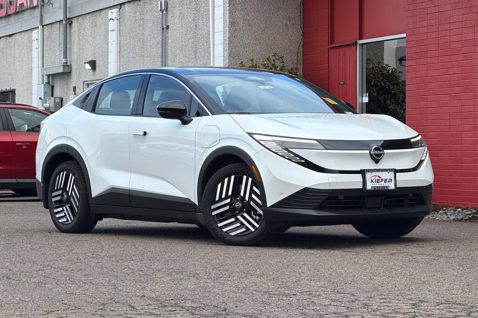 New 2026 Everest White Pearl Tricoat/Black Nissan SV+ image 2