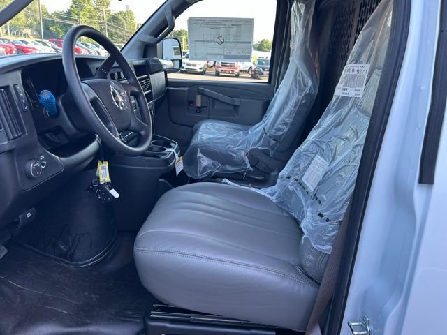 2025 Chevrolet Express Cargo Work Van - Photo 20