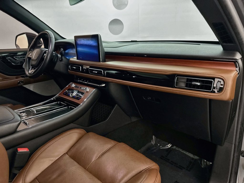 Used 2022 Gray Lincoln Reserve image 31