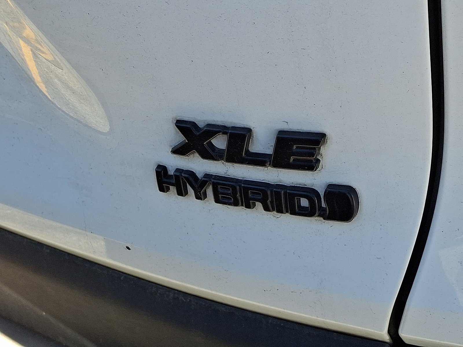 Used 2021 White Toyota XLE image 12