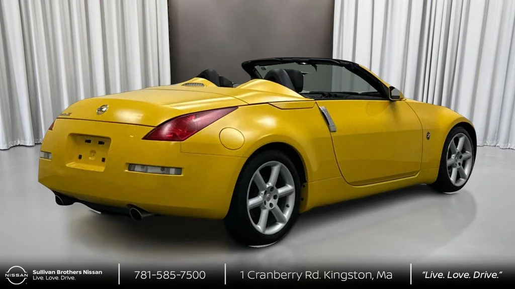 Used 2005 Yellow Nissan Touring image 5