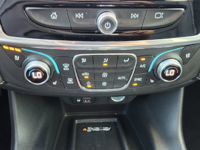 Used 2023 SUMMIT WHITE Chevrolet Premier image 22