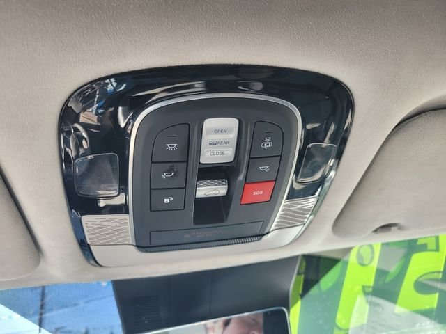 Used 2024 White Hyundai Calligraphy image 23