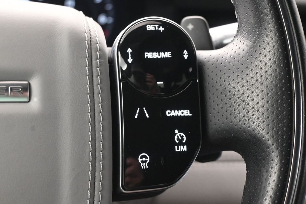 Used 2020  Land Rover First Edition image 22