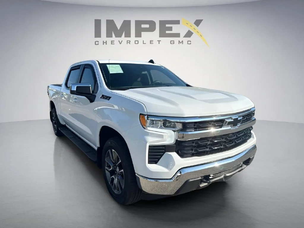 Used 2024 Summit White Chevrolet LT image 20