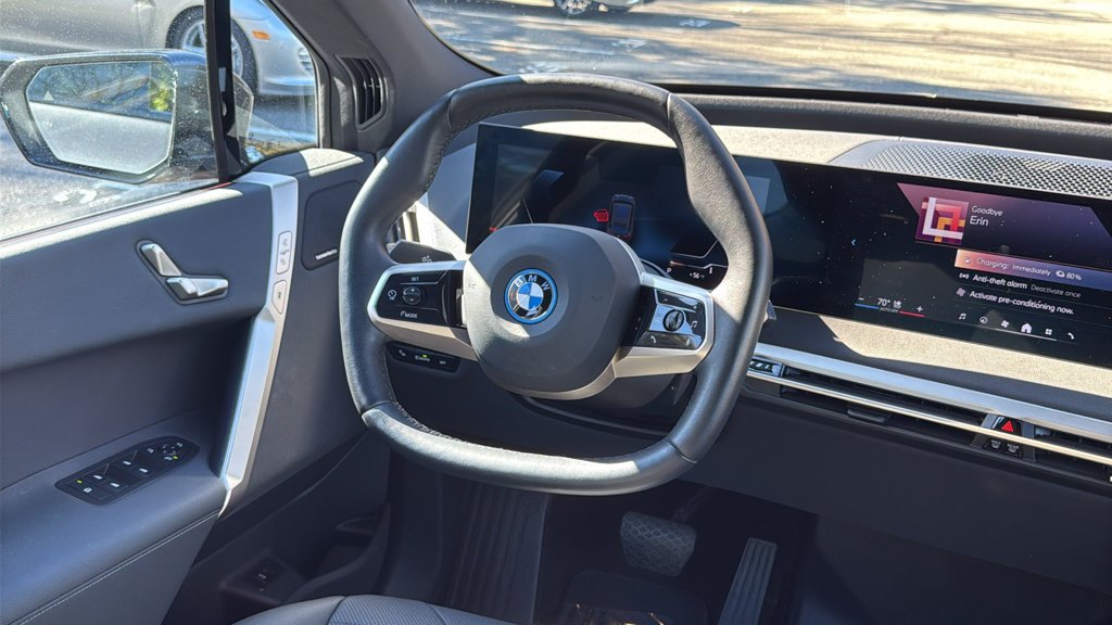 Used 2024 Dark Graphite Metallic BMW xDrive50 image 25