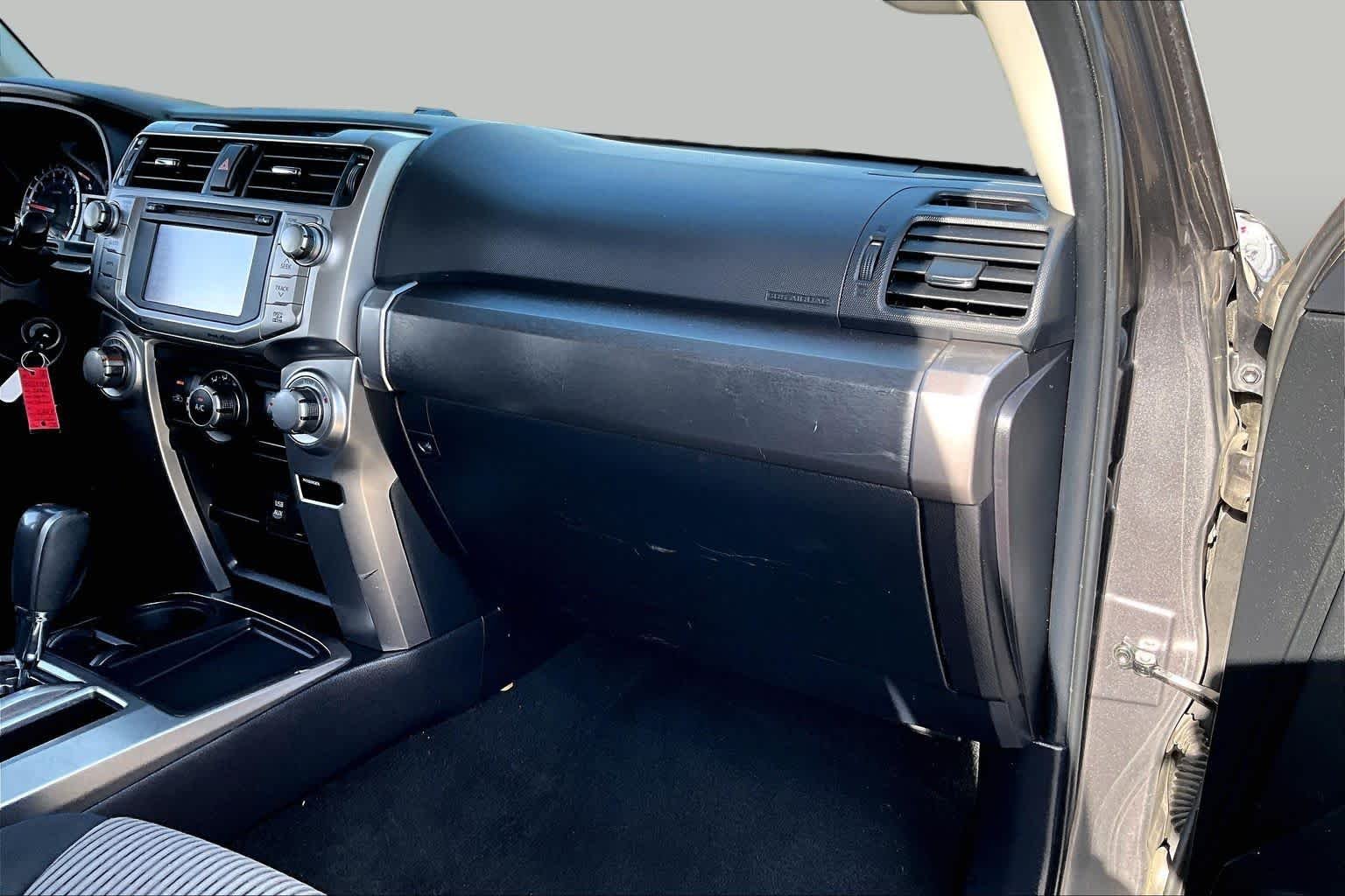 Used 2016 Magnetic Gray Metallic Toyota SR5 image 17