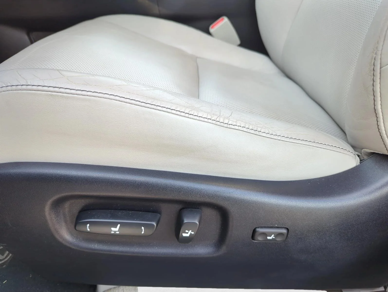Used 2015 Obsidian Lexus  image 12