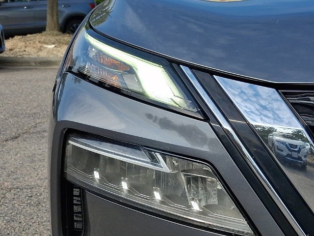 Used 2021 Gray Nissan SV image 10