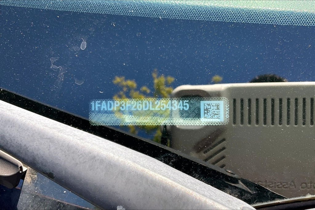 Used 2013 Red Ford SE image 30