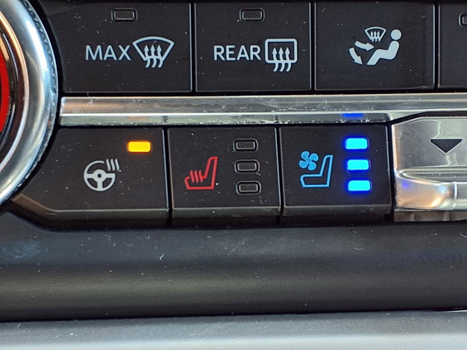 Certified Used 2023 Oxford White Ford XLT image 4
