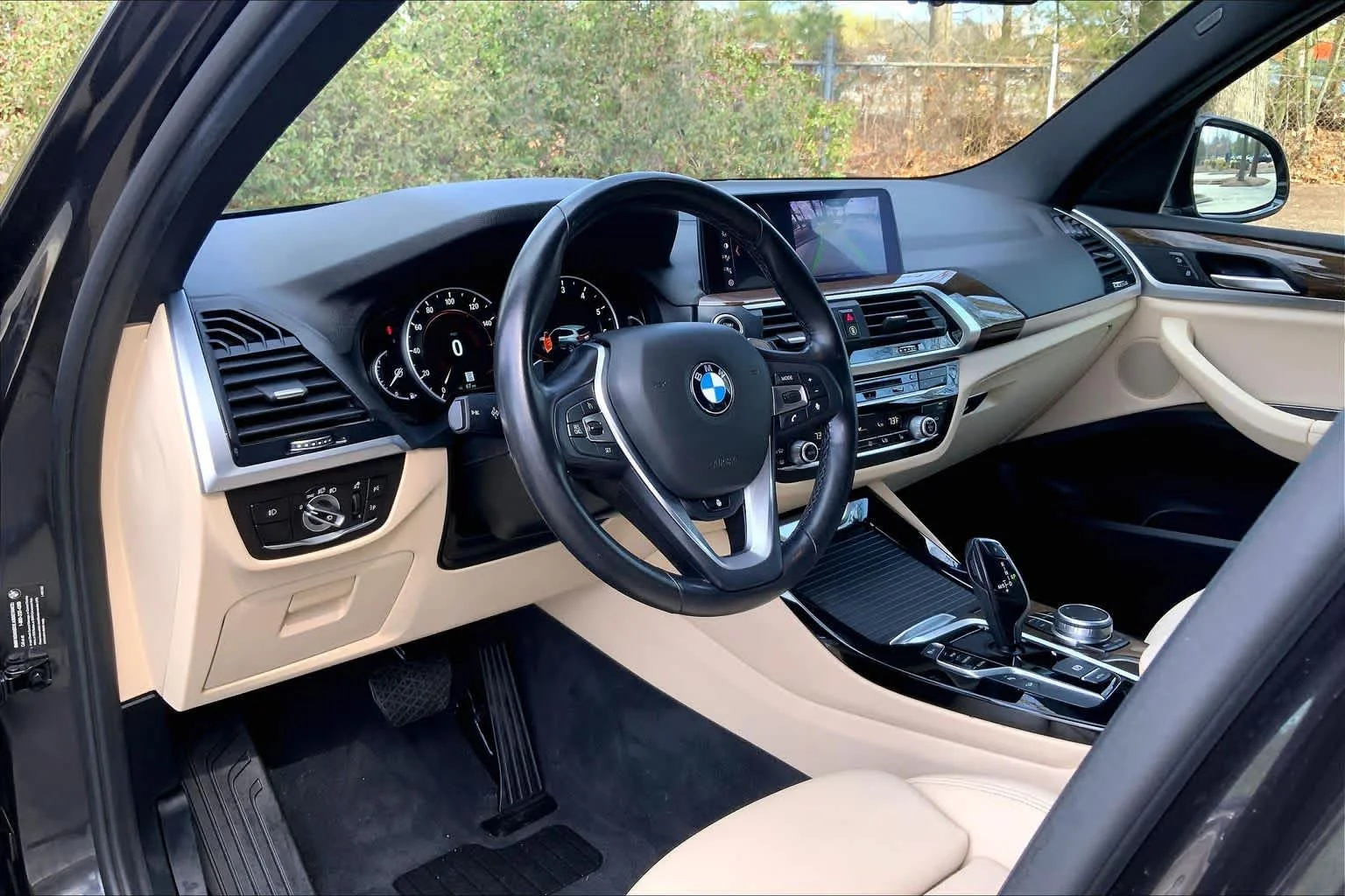 Used 2019 Dark Graphite Metallic BMW xDrive30i image 17