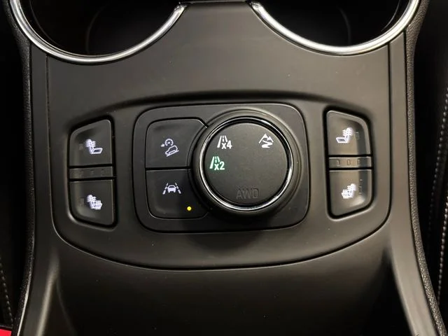 Used 2024 Silver GMC SLT image 22